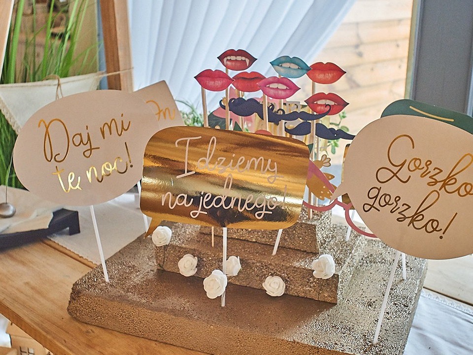 Dekoracje stołu weselnego